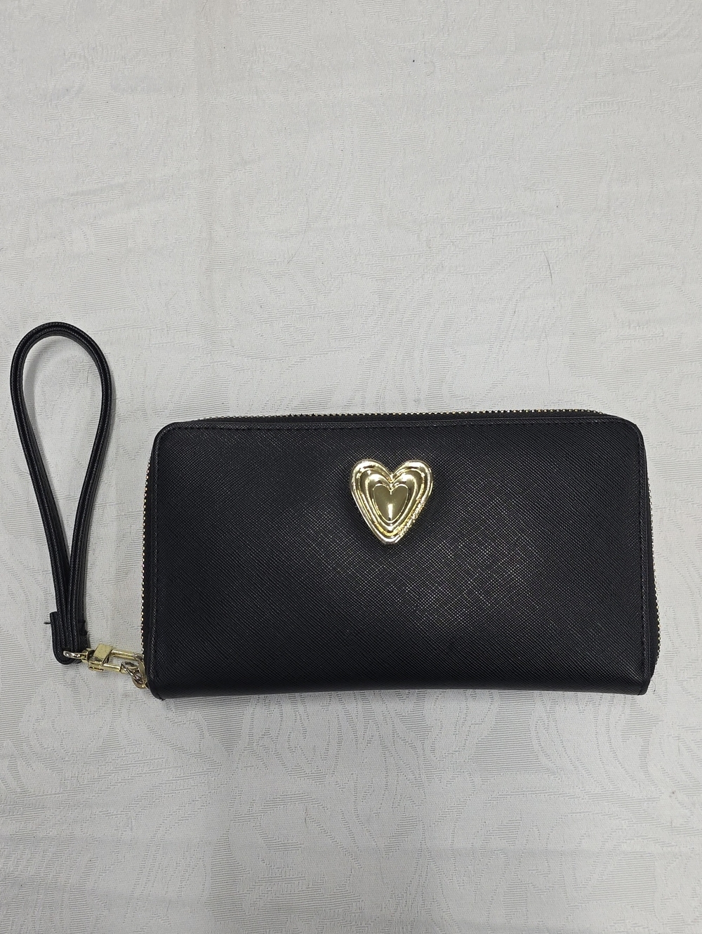Betsey Johnson Black Heart Wristlet Wallet